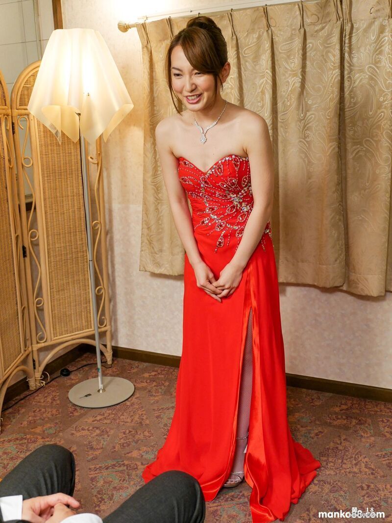 漂亮的日本AV女优叶山瞳在享受 POV 硬核性爱时被中出 Beautiful J