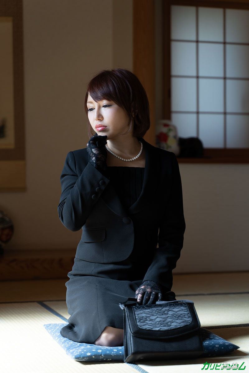 日本年轻寡妇双叶美绪寂寞手淫是被小叔子发现后奸淫并中出 Japanese you