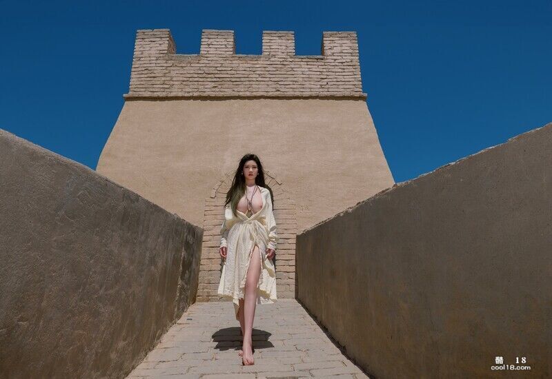 【精品写真】年年  沙城户外&招财花童 圆润美乳 仿佛应人含上一口 [Exqui