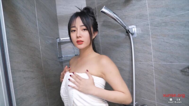 精彩动态图 【AI明星换脸】迪丽热巴G奶美女疯狂3P乱交！ Wonderful