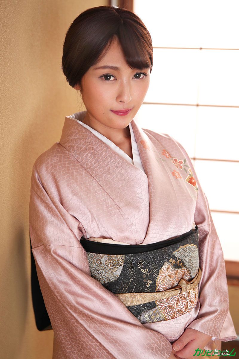 日本AV女优工藤丽花被脱下和服后狠插小穴并内射 Japanese AV actr