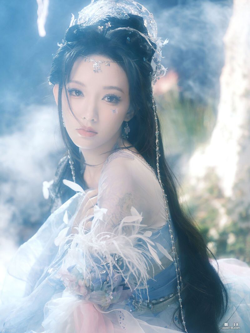 精彩动态图 【AI明星脱衣】程潇 洛河神女下人间 Wonderful dynam