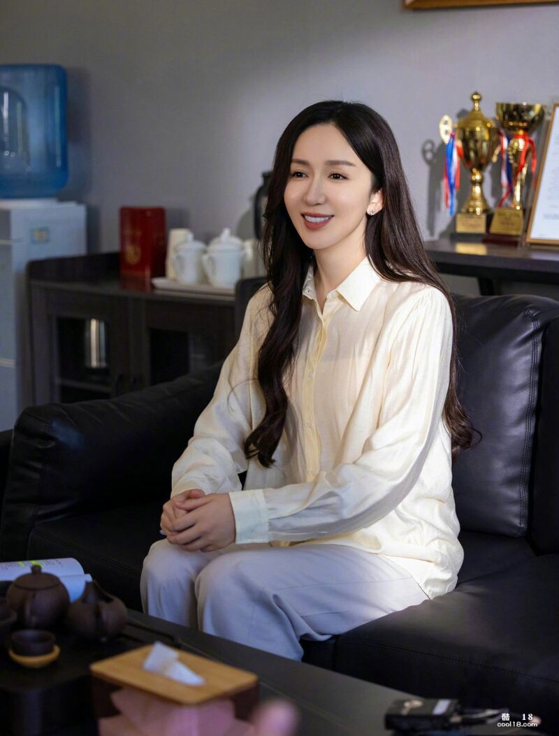 精彩动态图 【AI明星脱衣】娄艺潇揭秘《爱情公寓》中那些鲜为人知的故事 Wond