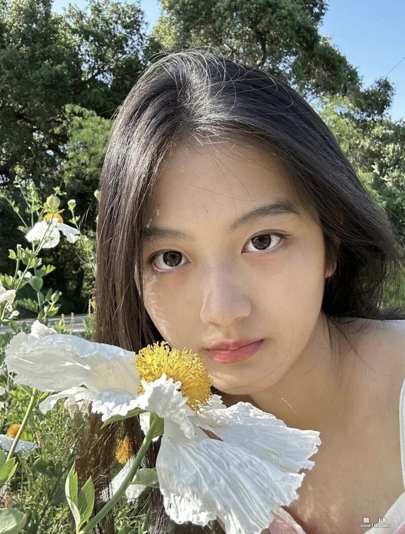 清纯校花外表可爱，火辣身材，掰穴摸奶口交做爱反差至极 The innocent