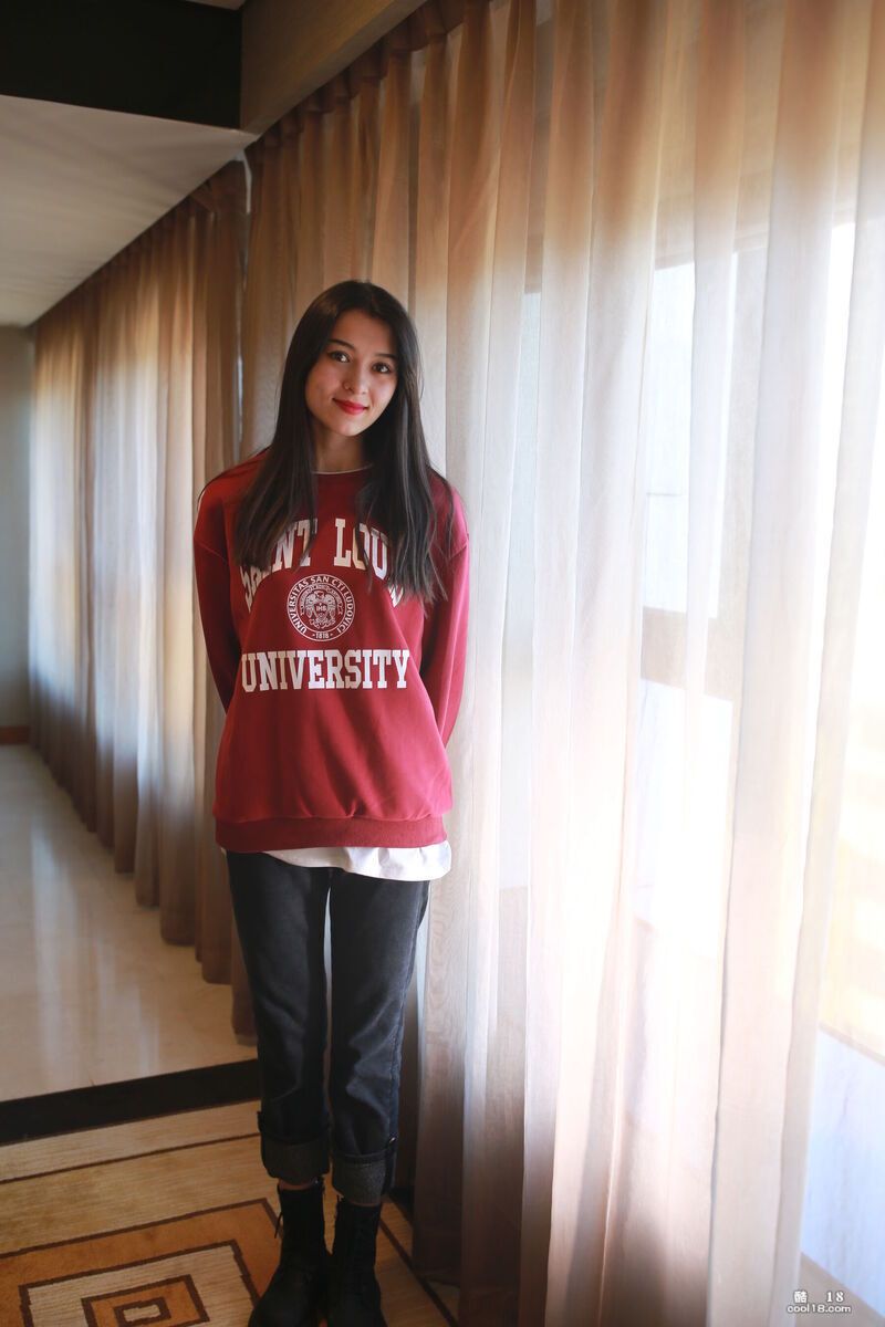 【精品写真】国模新疆妹大尺度人体私拍套图 [Exquisite Photos]