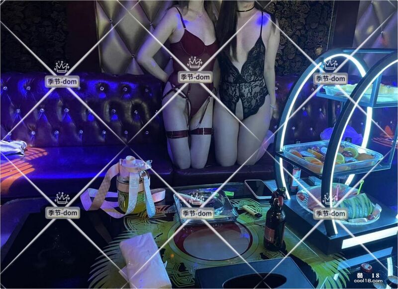 自摸啪啪各种制服诱惑，非常小母狗 Selftouching and having