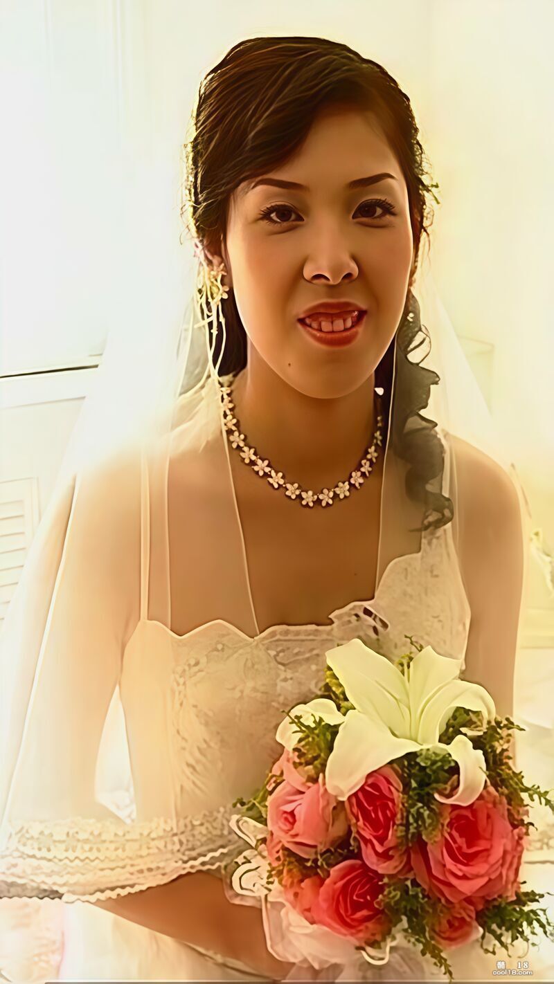 白虎新娘一字马，色诱新郎，屄脸同框。[10P] The white tiger