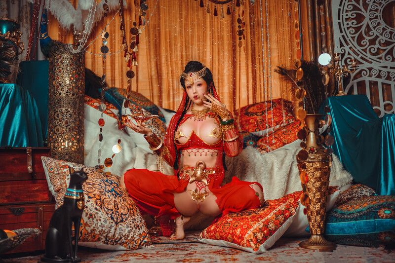 塞上红鸾异域风情 圆润蜜乳敏感乳粒呼吁而出 Filled with Hongluan's exotic style, the round honey milk and sensitive milk particles are called out.