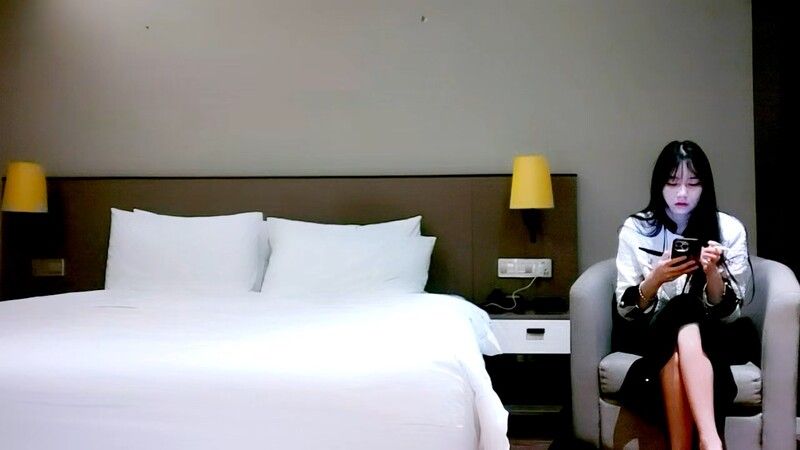 女神清纯听话狂暴抠逼连操一小时 The innocent and obedient goddess fucked her pussy violently for an hour