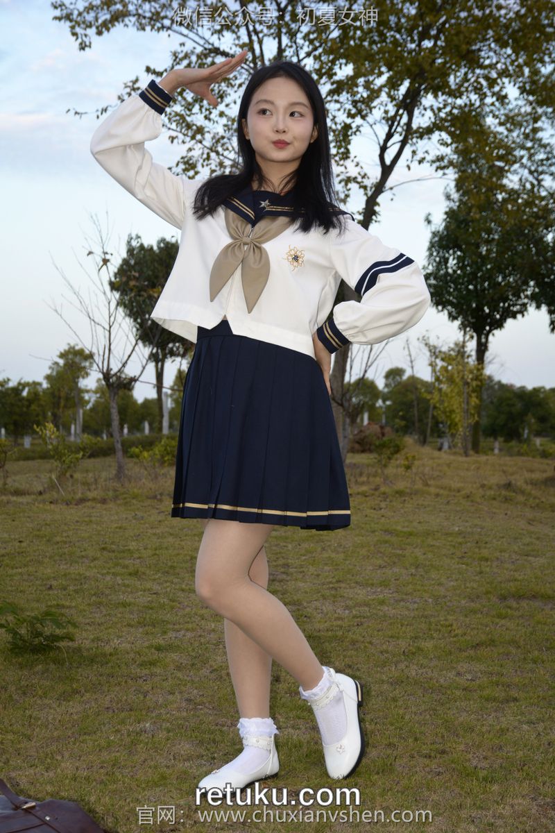 初夏女神 NO.115 双双~【海军服JK】老大为什么要安排我傍晚来拍摄？又暗温