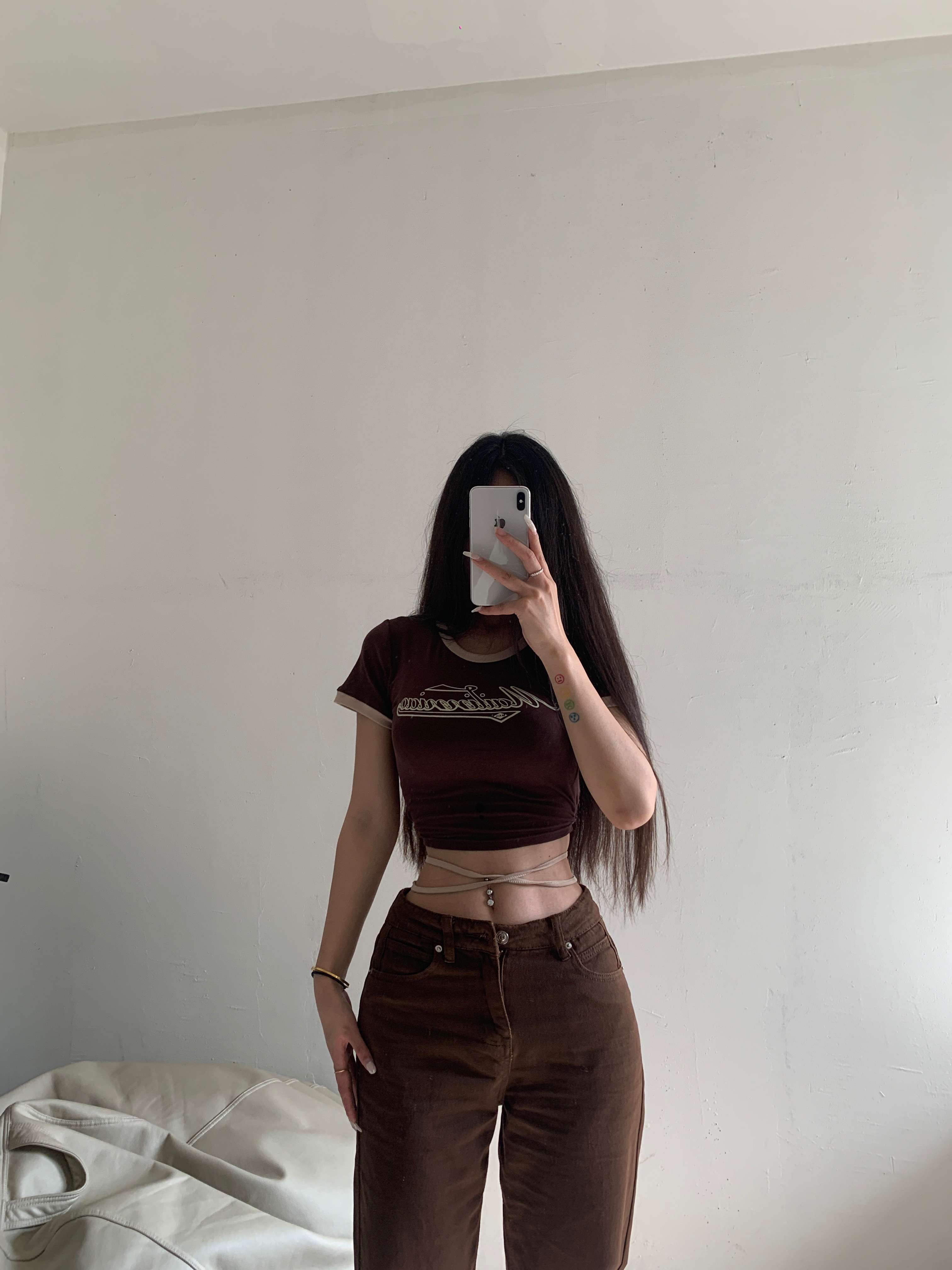 陈佩奇上海街拍时尚日记展现迷人曲线与独特风格 Peggy Chen's Shanghai Street Photo Fashion Diary Shows Charming Curves and Unique Style