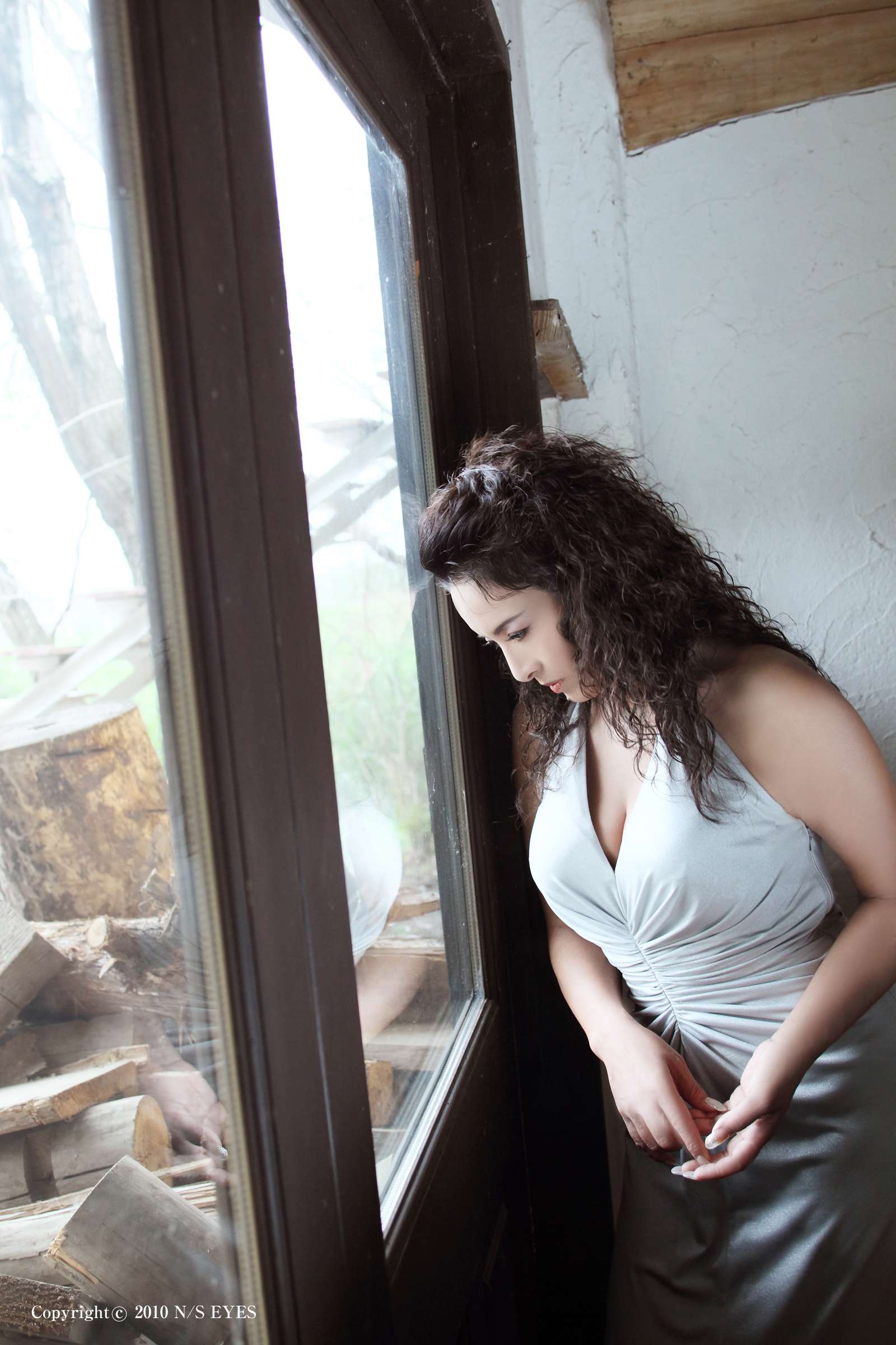 池上纪子窗边独思 Ikegami Kiko thought alone by the window