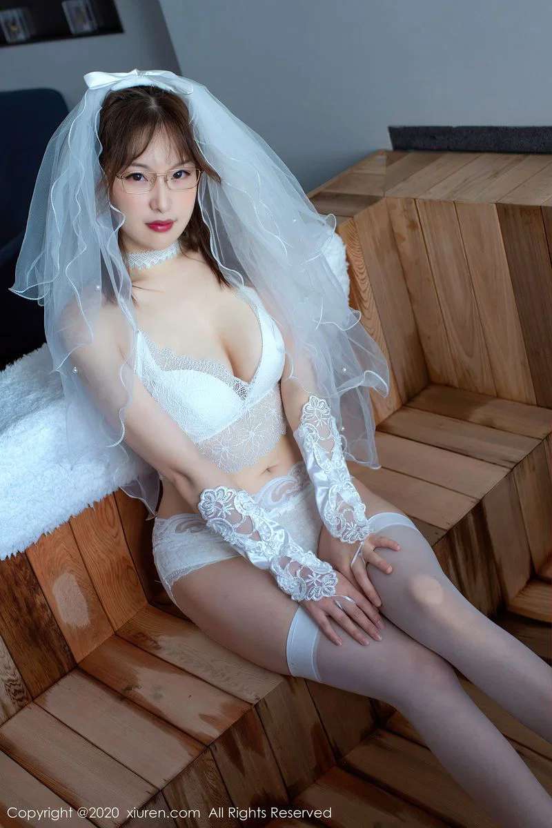 美女模特小宣fancy新娘款婚纱蕾丝开胸旗袍 Beautiful model Xiao Xuan fancy bride wedding dress lace open chest cheongsam