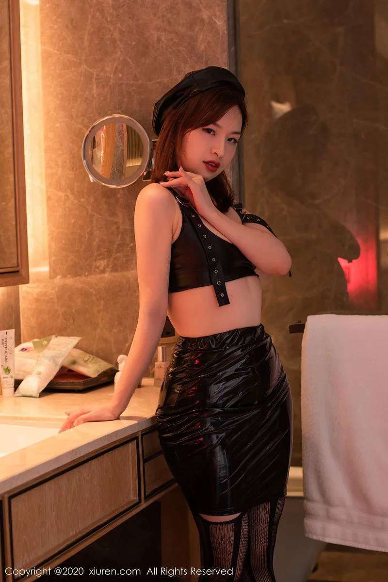 美女模特范小宣在酒店浴室的时尚写真 Fashion photo of beautiful model Fan Xiaoxuan in hotel bathroom