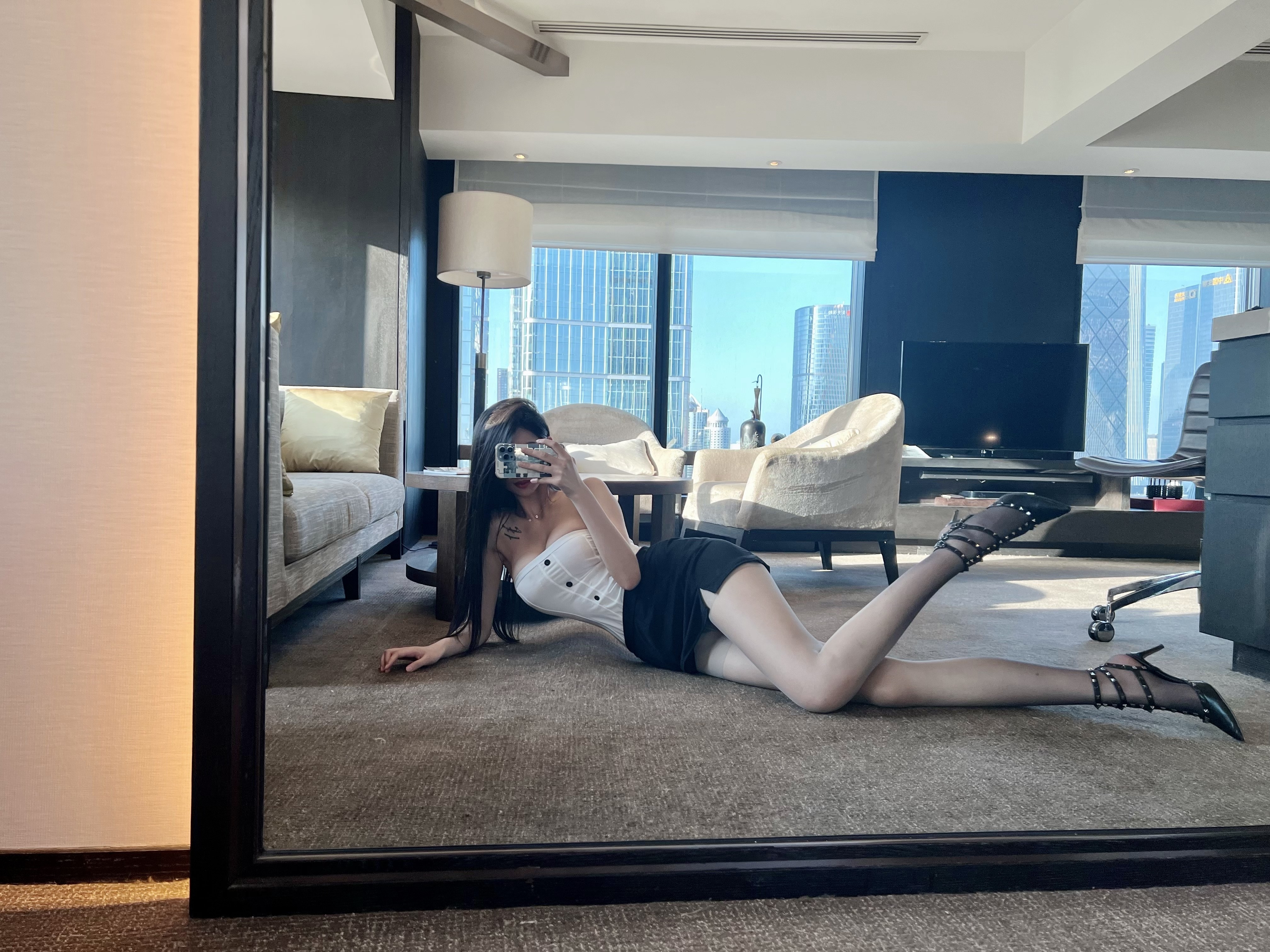 葛征上海酒店私房照：极致诱惑，丝袜美腿，都市丽人 Private photo o