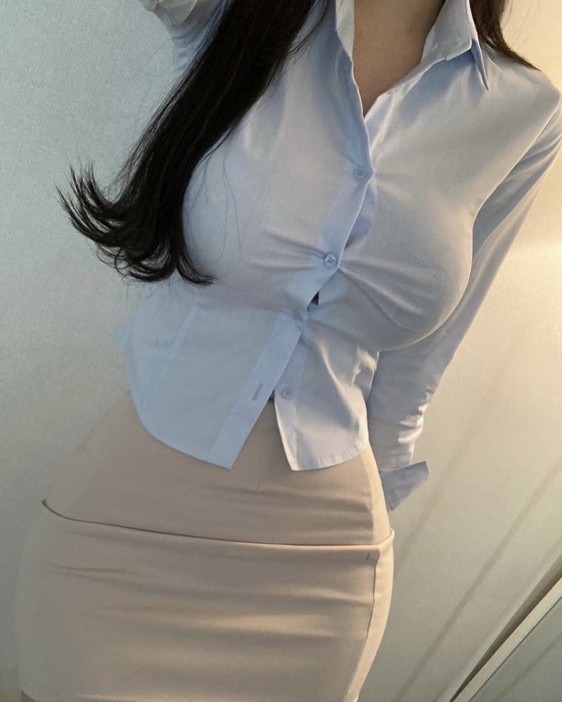 轻解罗裳，春光乍泄：美女姐姐的诱惑