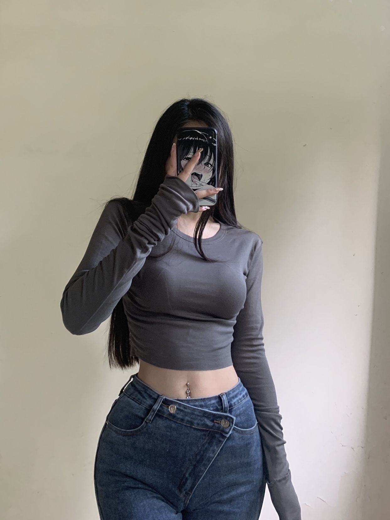 陈佩奇辣妹日记：灰衣牛仔裤的性感诱惑，暗黑系写真集