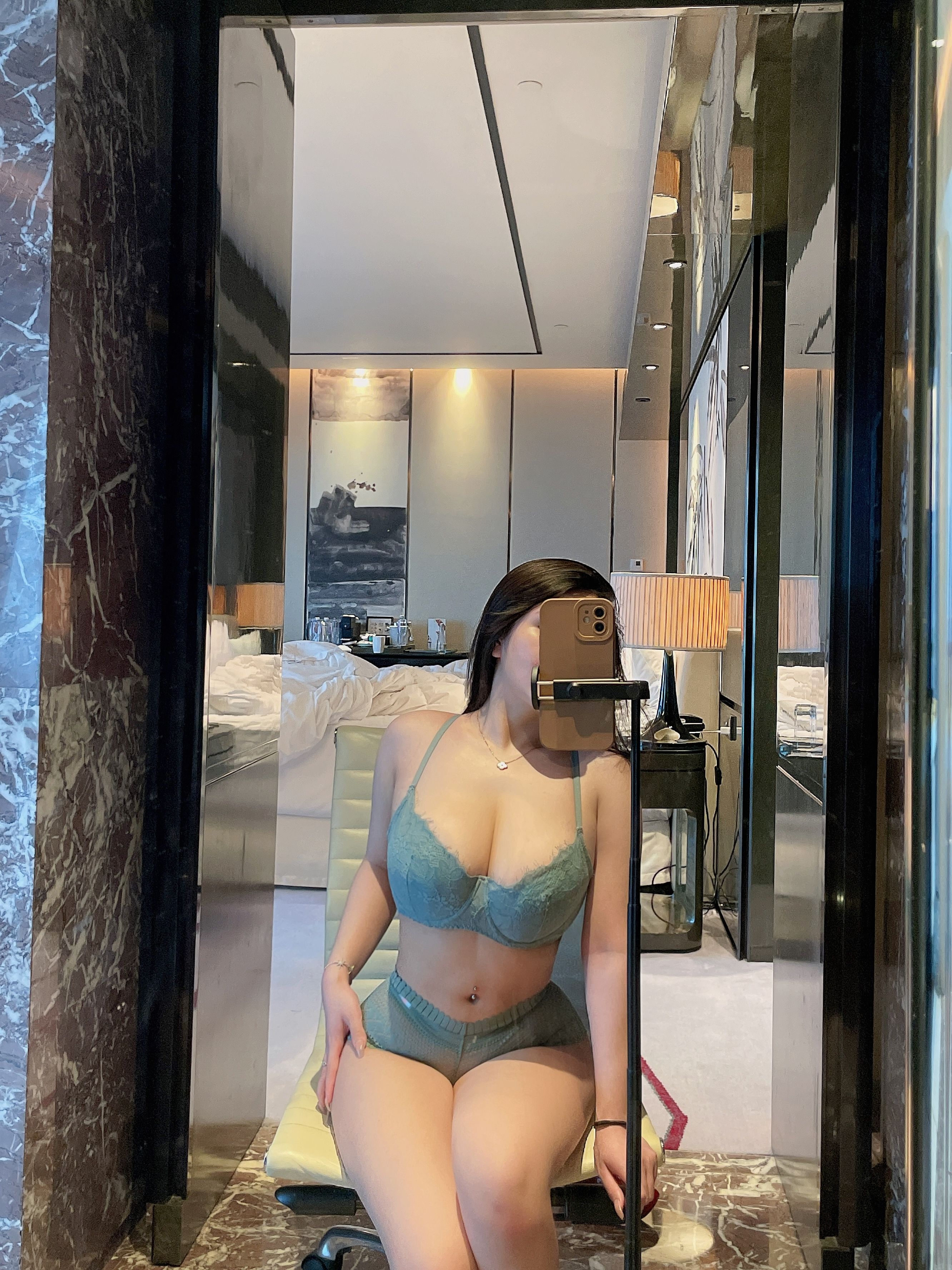 可馨酒店私房照曝光！火辣身材、性感睡衣，令人脸红心跳的诱惑！