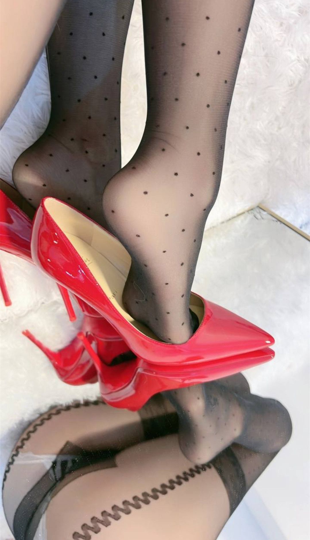 陈佩奇上海写真：黑色波点丝袜与红色高跟鞋的诱惑 Chen's Shanghai