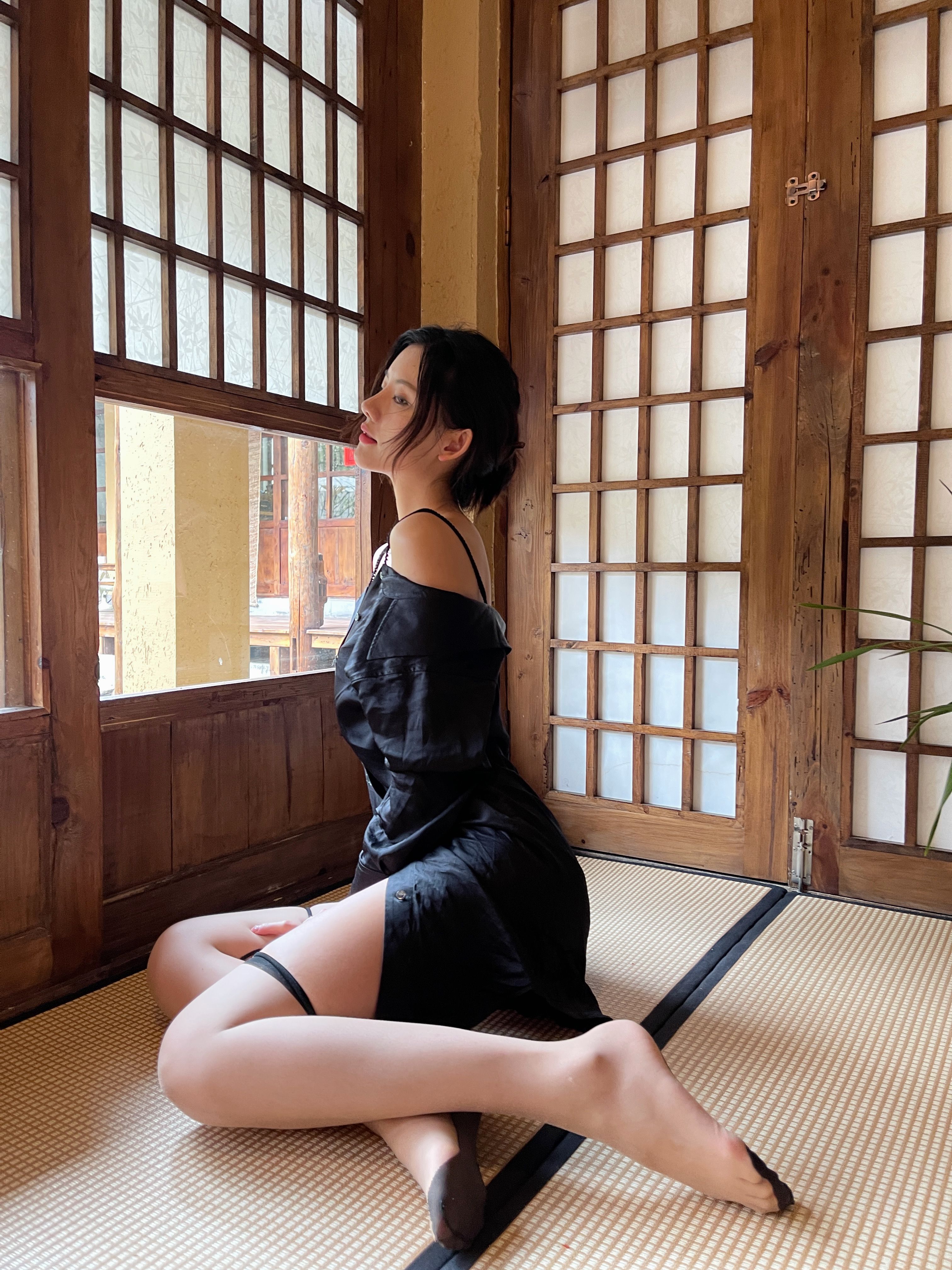 就是阿朱啊丝袜美腿 It's Azhu, beautiful legs in