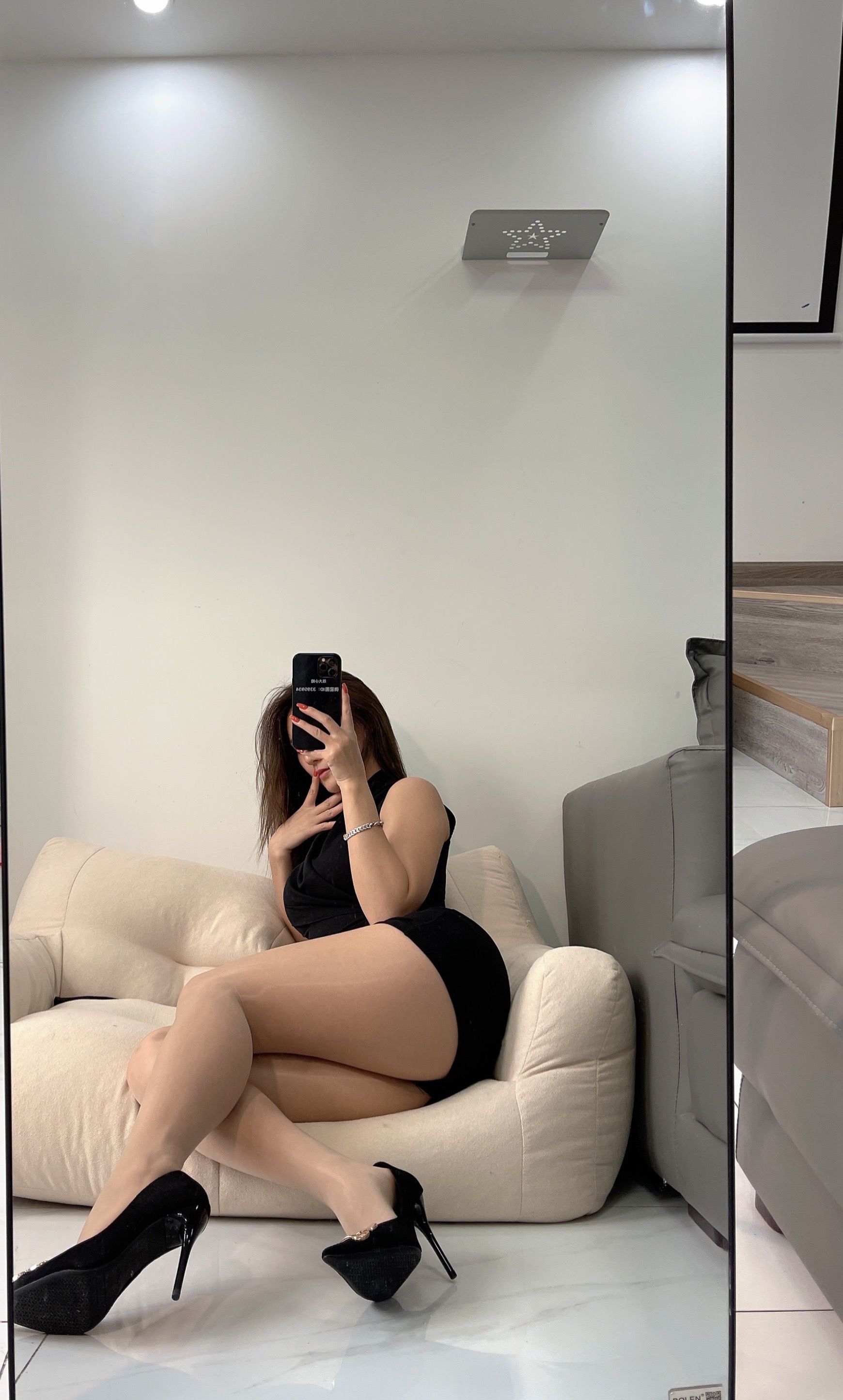 美女同学媚态极致 Beautiful classmate is extreme