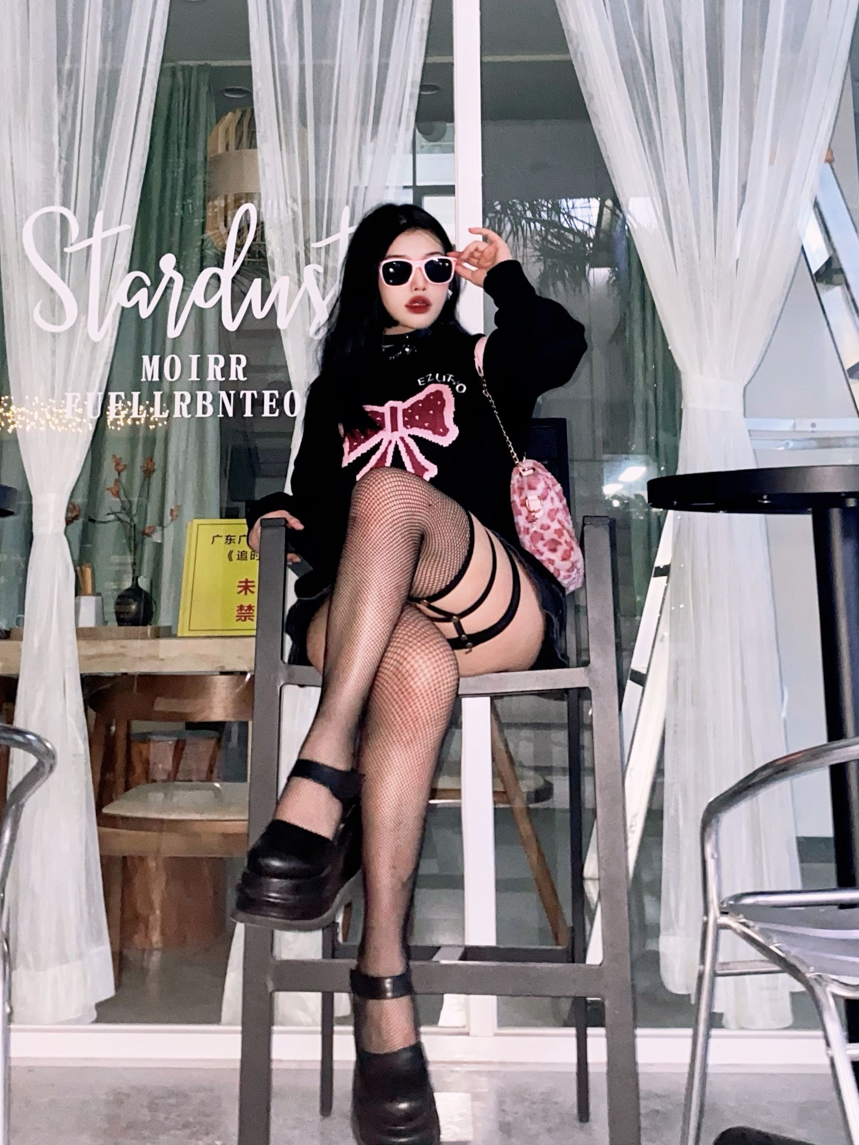 美女同学媚态极致 Beautiful classmate is extreme