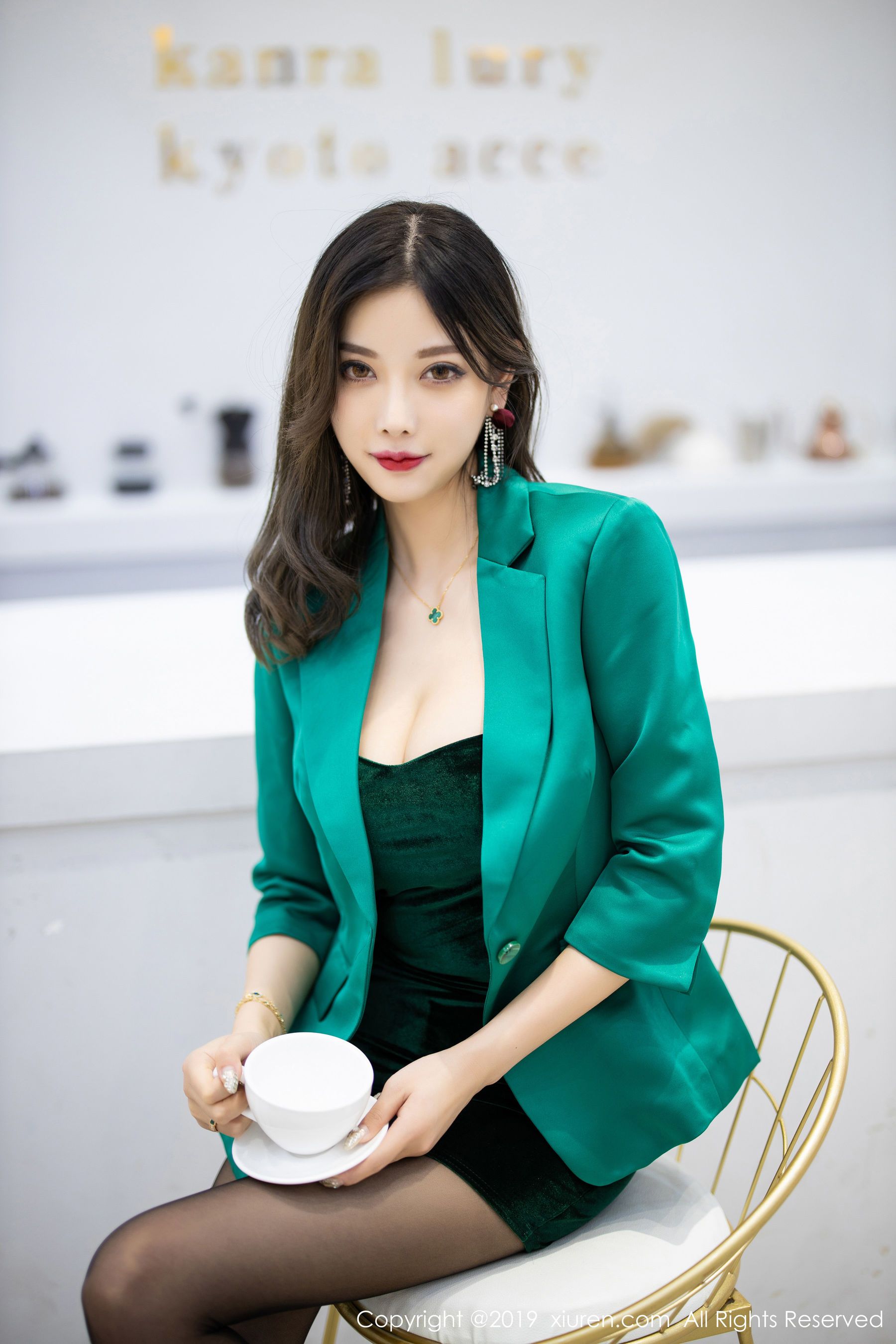 小闺蜜杨晨晨诱惑迷人 Little best friend Yang Chen