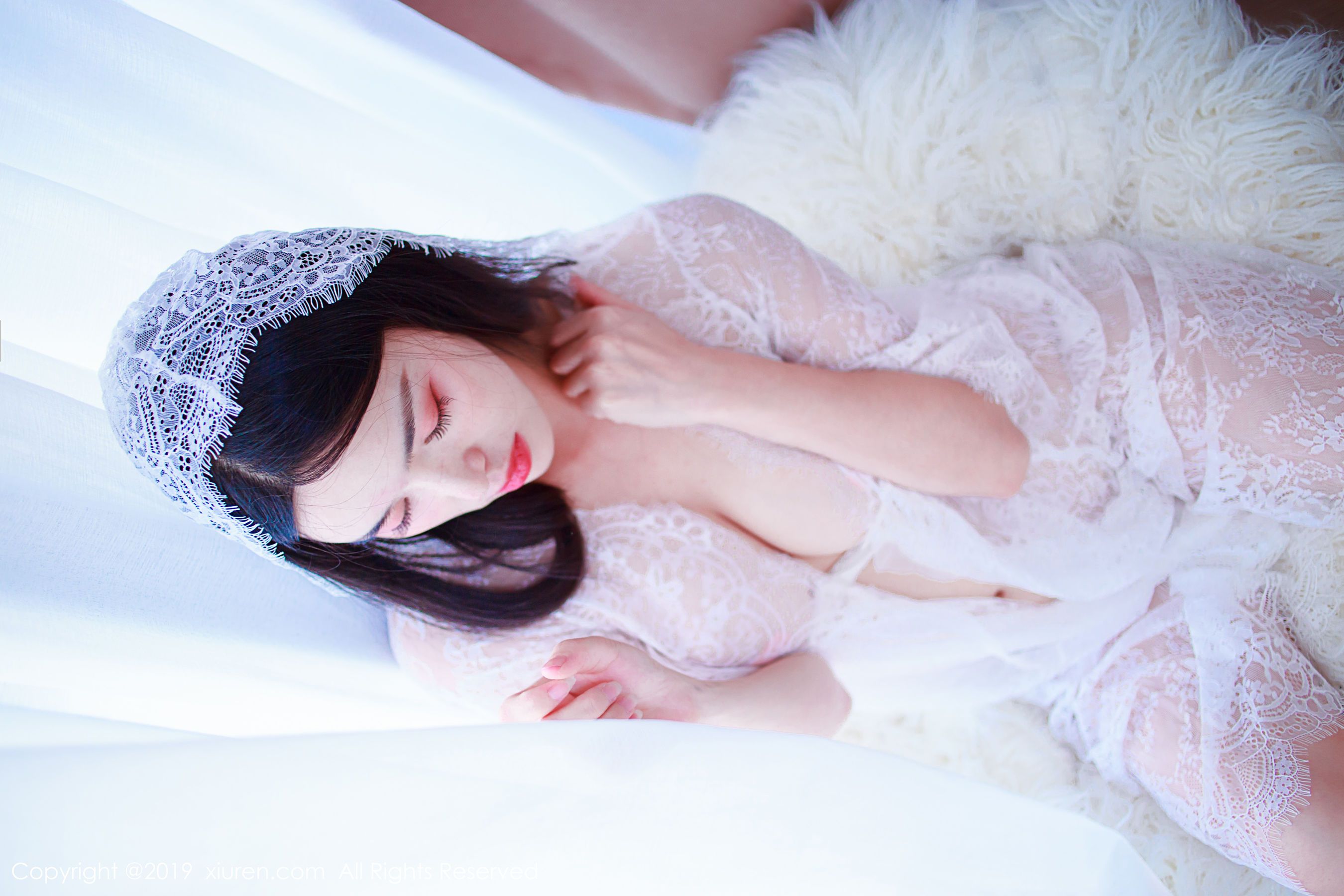 美女妖妖艳艳媚态万千勾人魂魄 The bewitching beauty is