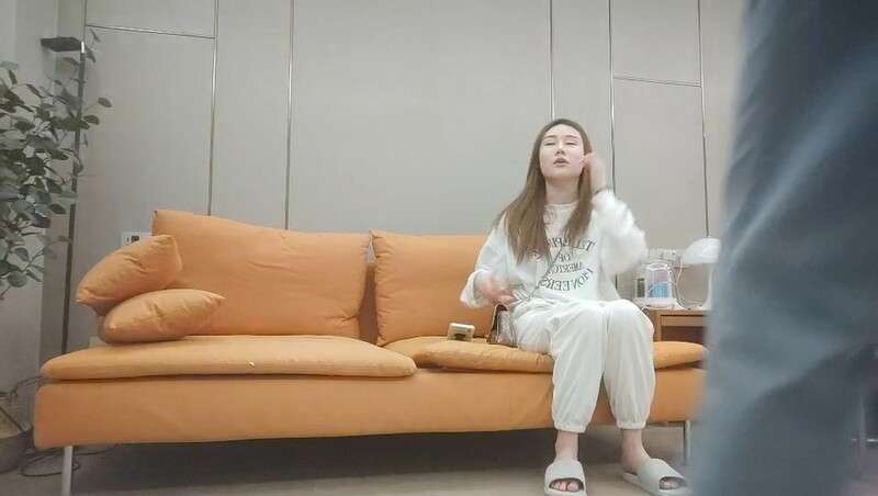 长腿小姐姐 换上开档黑丝各种姿势啪啪爽翻了 The longlegged lady has changed into open black stockings and has a lot of fun in various positions