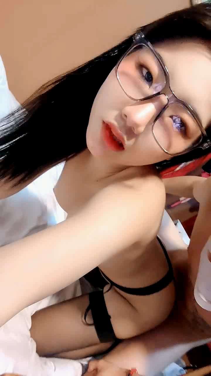 黑丝露脸风情少女被小哥疯狂蹂躏5小时 Black silk face style girl is crazy for 5 hours by my brother