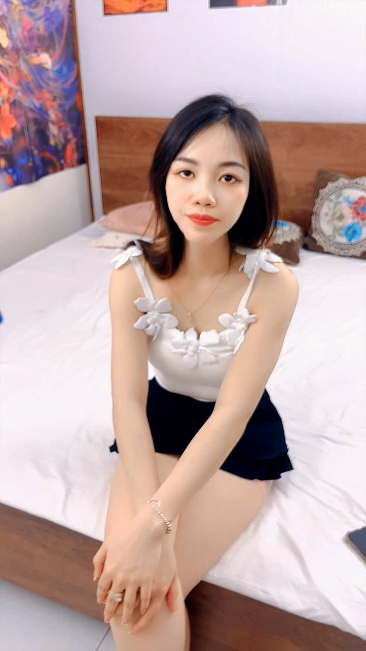 被大老黑内射的少妇，人妻姐妹花全程露脸无毛白虎 Young woman who