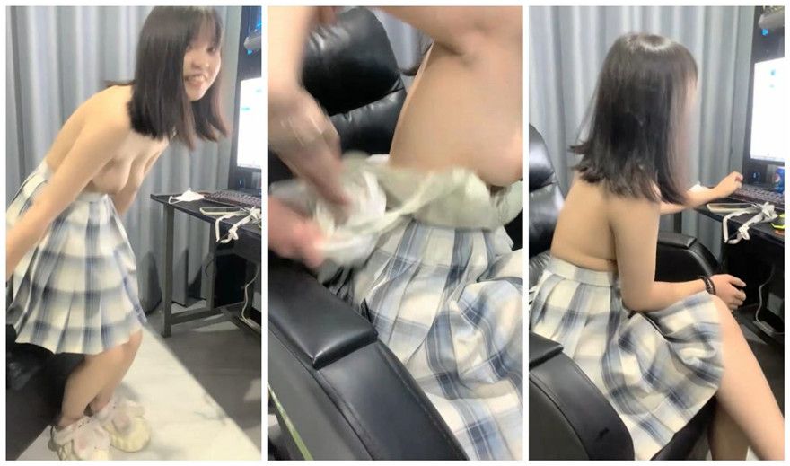 兄弟洗澡在他的手机里发现的☀️竟然在电竞酒店玩美女班花的鲍鱼 My brothe