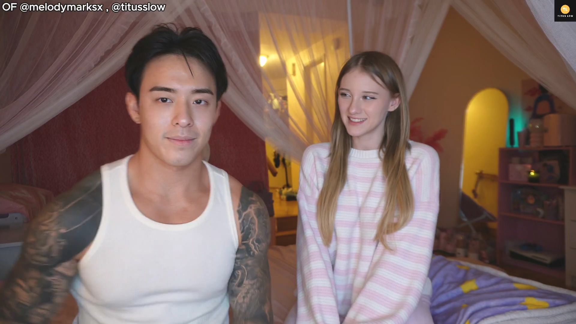 和女友玩石头剪刀布 输了就要为对方服务 Play rock, paper, sc