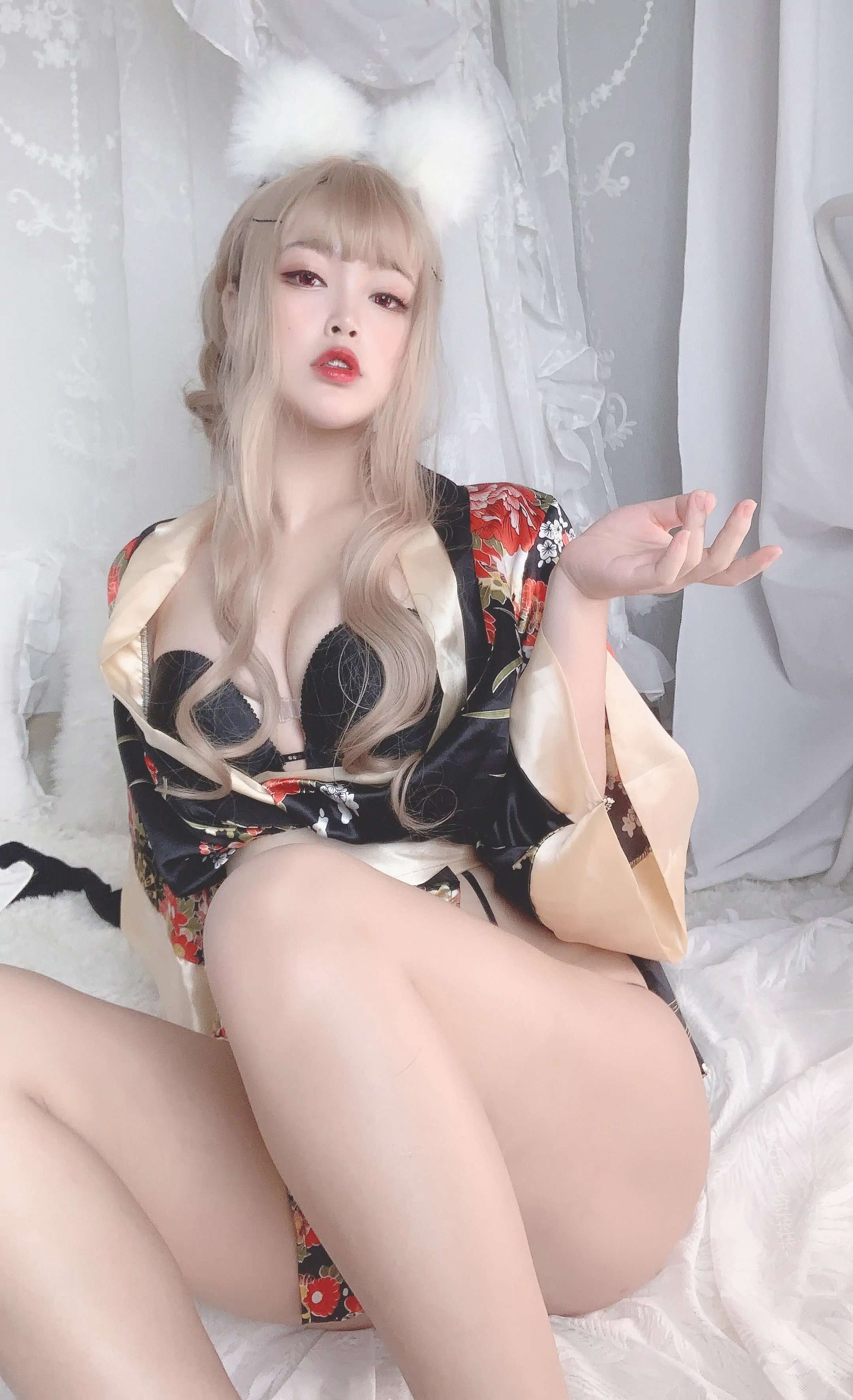 脱下的和服 Taking off the kimono