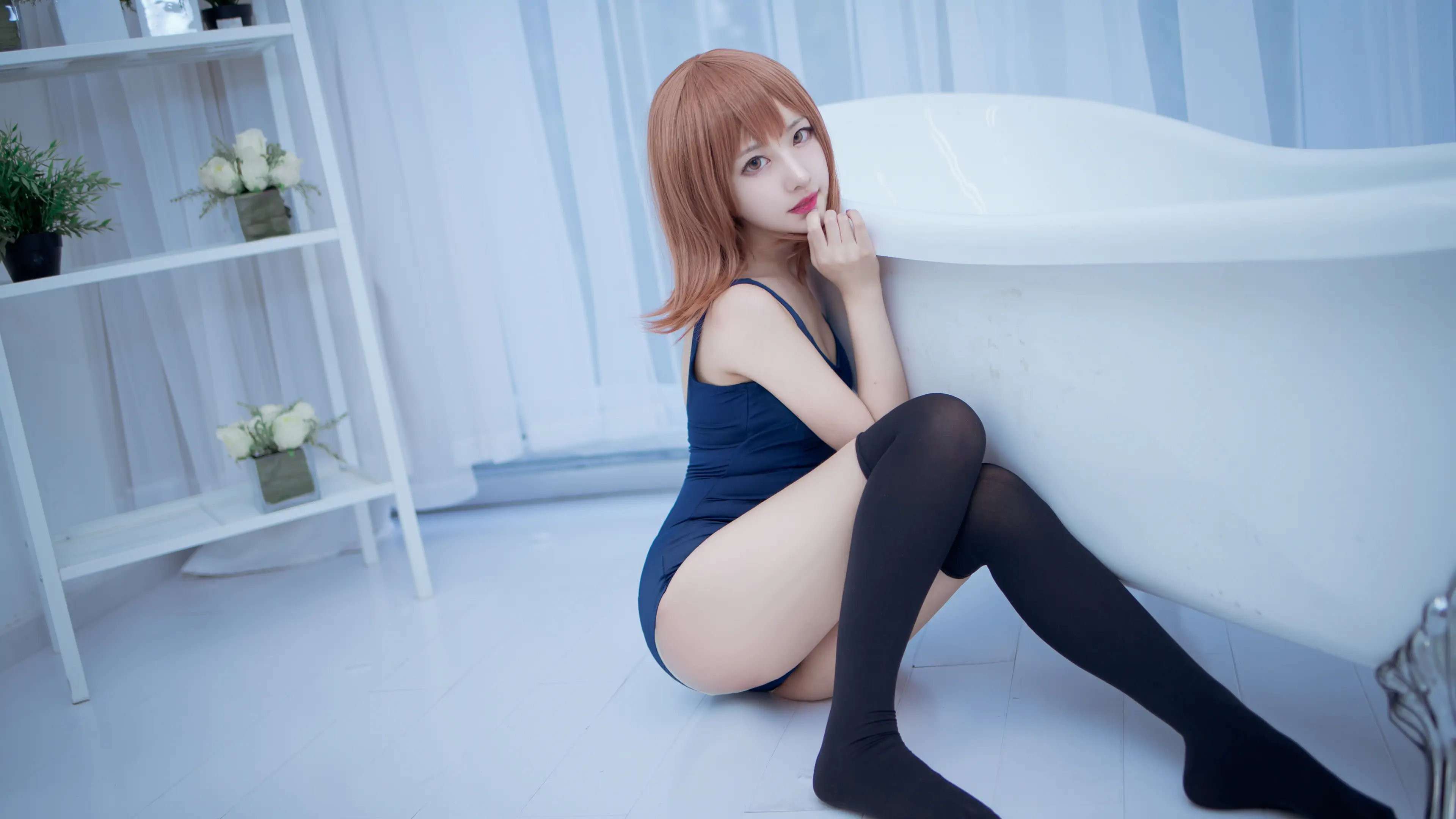 浴缸少女 bathtub girl