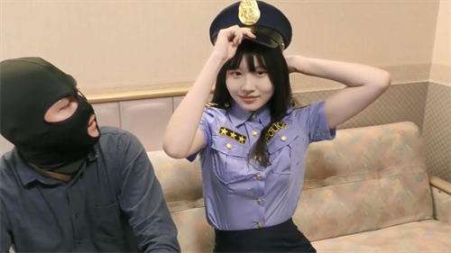 让清纯漂亮小仙女穿上警服再啪啪 Let the pure and beautiful little fairy put on the police uniform and have sex