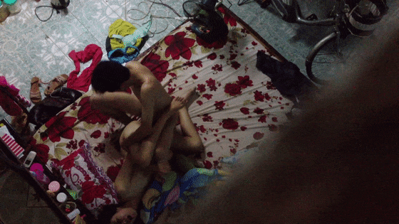 喜欢裸睡的小情侣各种姿势啪啪啪 Young couple who likes to sleep naked have sex in various positions