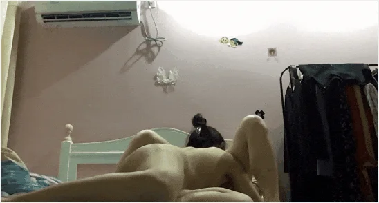 百合闺蜜记录爱爱美好时刻 激情互吻互摸互舔互扣 Lily's girlfriends record the beautiful moments of love, kissing, touching and licking each other passionately