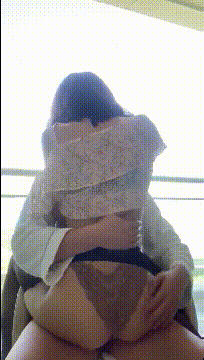 新婚小娇妻淫叫好爽好爽！ The newlywed little wife screams so happily！