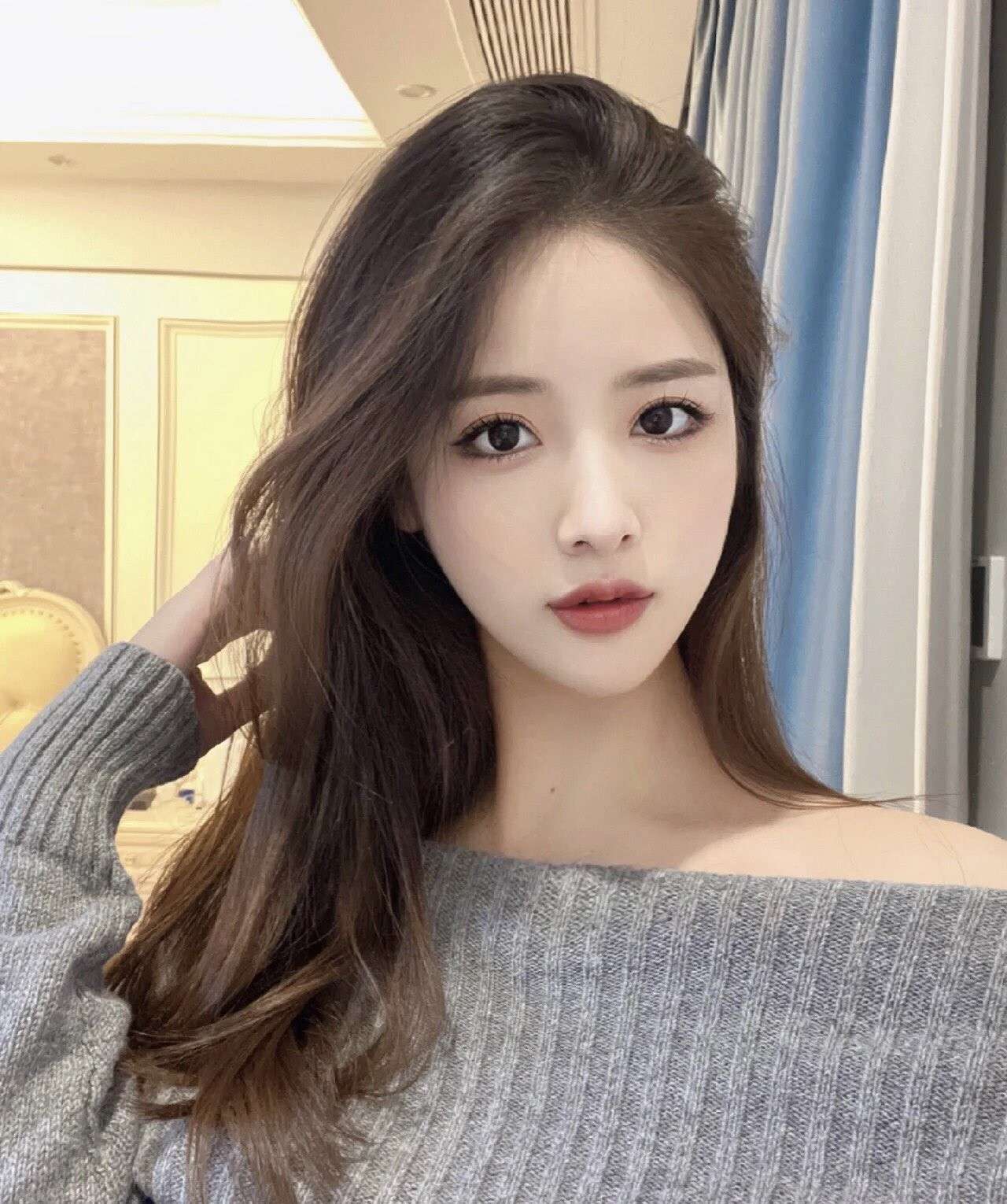 在粗壮的大鸡鸡面前，被彻底征服了 In front of the big thick cock, I was completely conquered