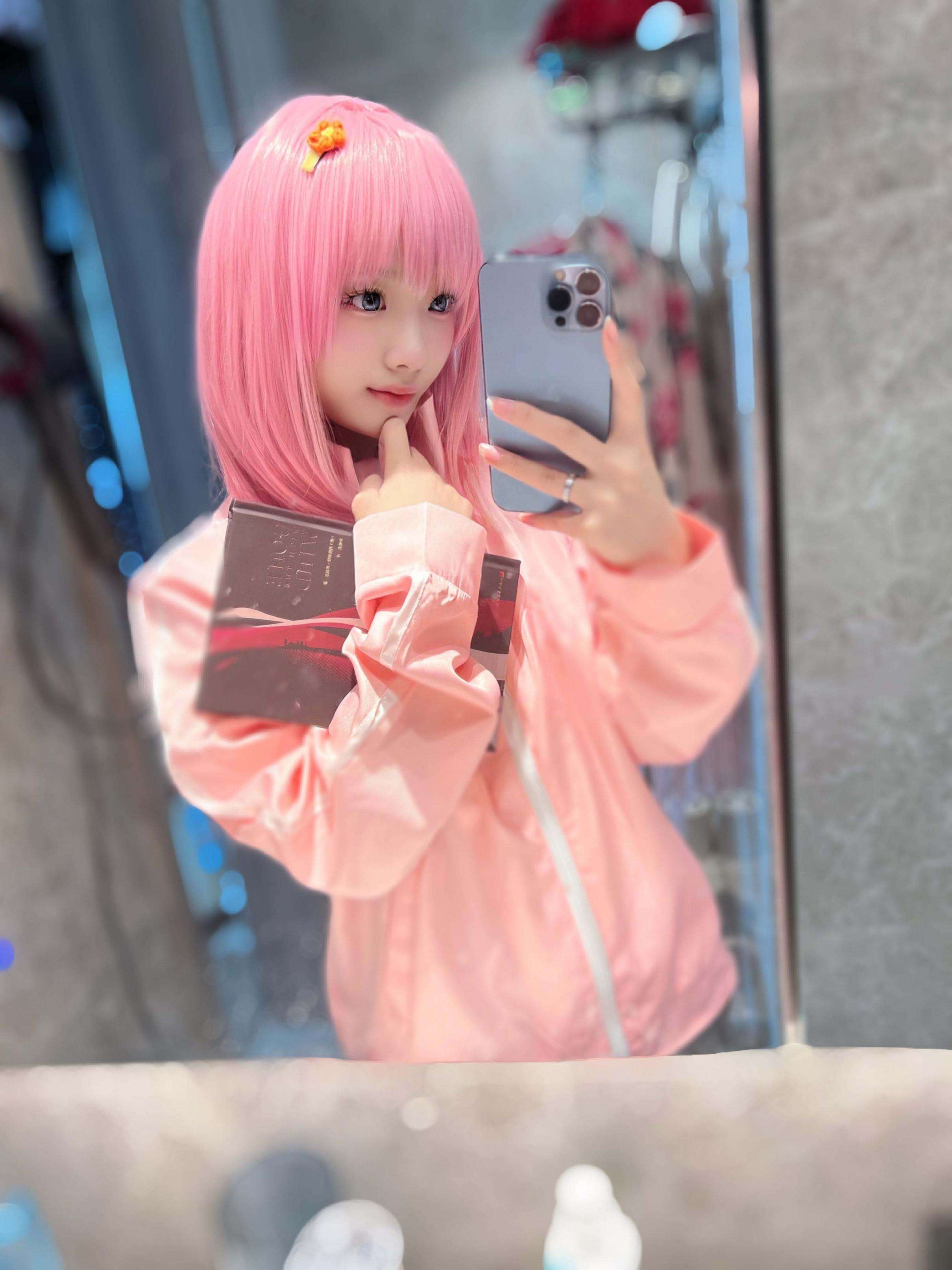 身材一级棒的小母狗 小屁股紧实又翘挺 活力四射 A little bitch with a great figure, a tight and perky little ass, full of energy