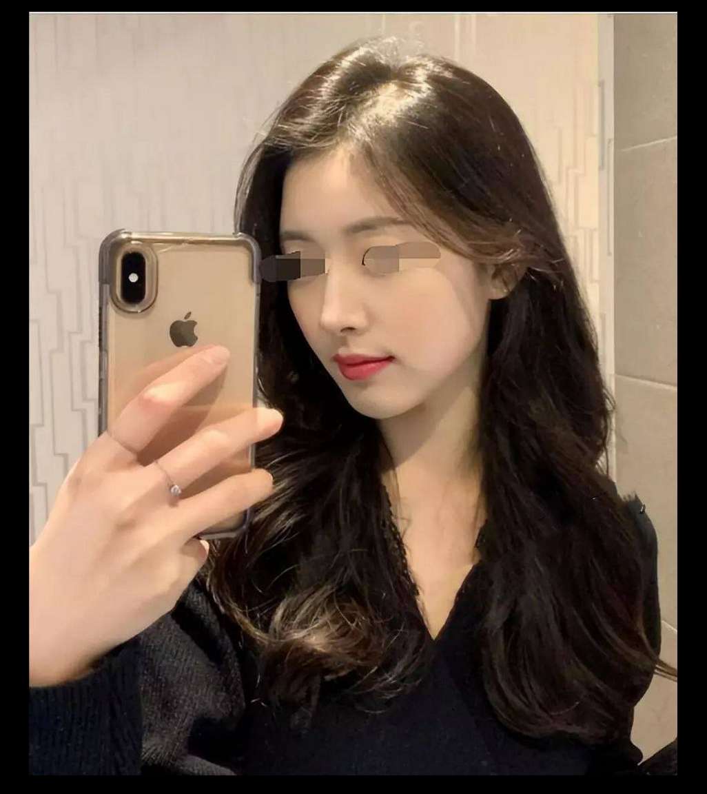 上海美女妈妈为儿子入学陪校长睡 并声明我这是母爱不是出轨 Shanghai&rsquo;s beautiful mother slept with the principal to help her son enter school and declared that this was motherly love and not cheating.