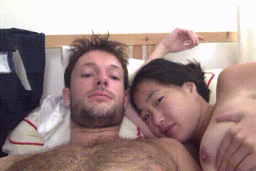 美女 被大洋吊男友操的很舒坦 Beautiful girl was fucked very comfortably by her boyfriend.