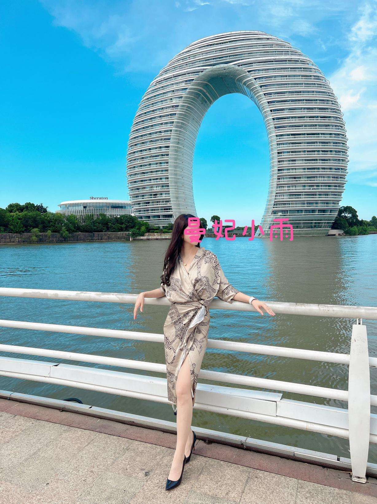 《偶遇粉丝的遭遇》极品女神被爆精内射 "An Encounter with a Fan" The best goddess was creampied with semen