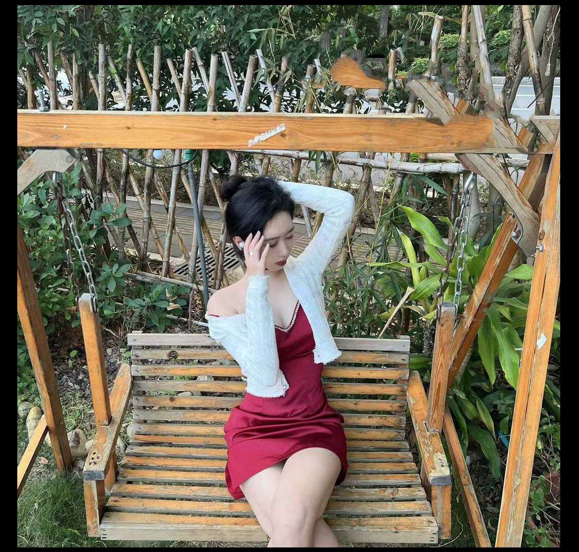 厦门美女反差私下生活淫乱无比 Xiamen beauty contrasts with extremely promiscuous private life