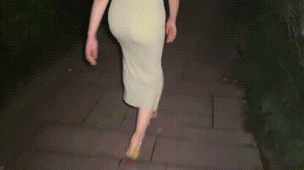 不穿内裤的骚逼上门求操 美女身材丰腴 被各种姿势猛怼 A slut wearing no panties came to my door and begged to be fucked. The beauty had a plump body and was fucked in various positions.