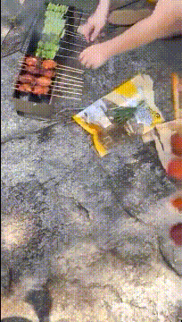 跟妹子找个岩洞吃鸡啪啪好刺激 屁屁大鲍鱼嫩淫水多（动图） Find a cave with a girl to eat chicken and have sex. It's so exciting. The big abalone in the ass is tender and juicy (animated picture)