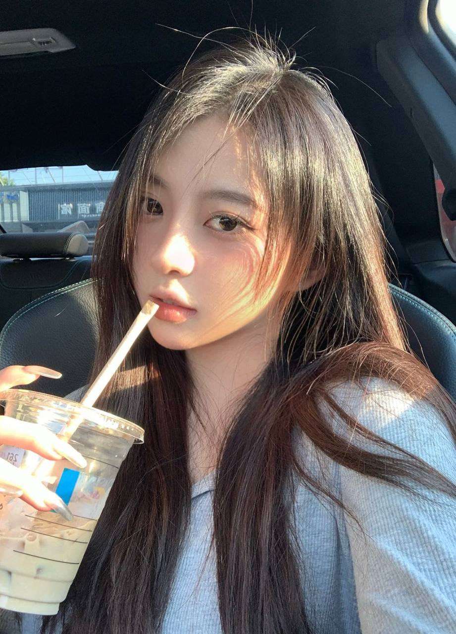 图书馆搭讪学妹 享受被操的快感被射了一身 I picked up a schoolgirl in the library, enjoyed the pleasure of being fucked, and got ejaculated all over her.