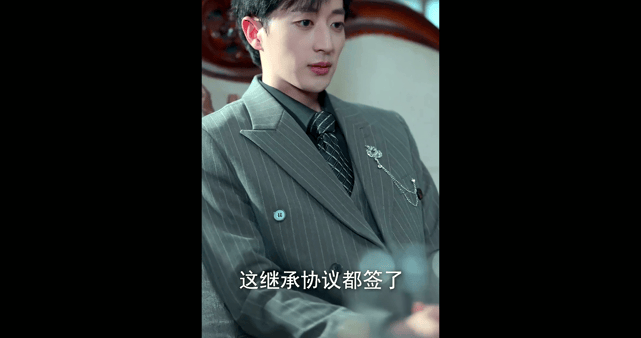 精彩动态图  【AI脱衣】热门短剧 我的三个富豪姐姐 Wonderful dyn