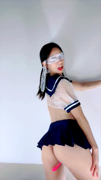 精彩动态图  18岁校花级美少女用假阳具自慰喷水飚白浆 Wonderful dy